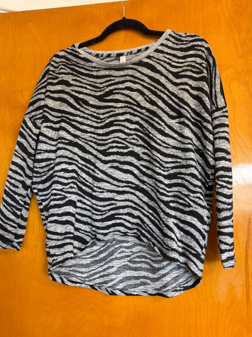 Soyaconcept Women’s Black & Gray Zebra Print Long-Sleeve Top